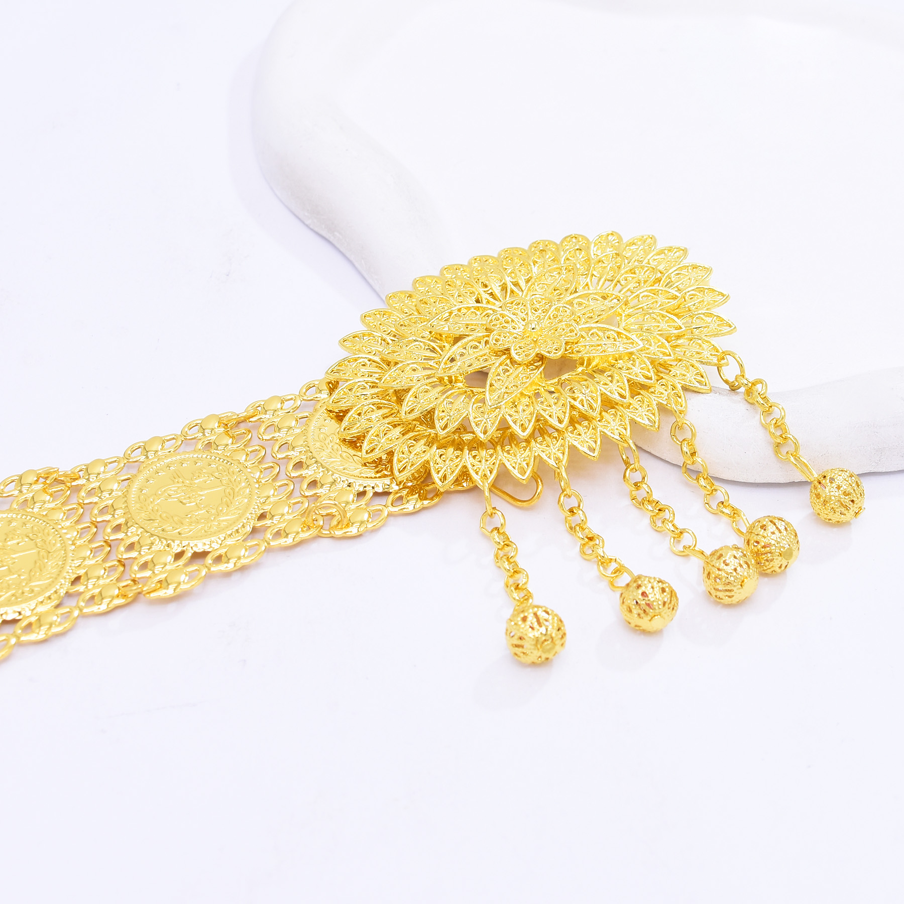 Golden Alloy Carved Hollow Geo - Body Jewelry Dress 评论和价格
