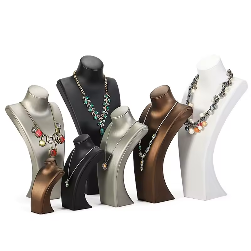 Drawn half body model necklace - Body Jewelry Storage 评论和价格