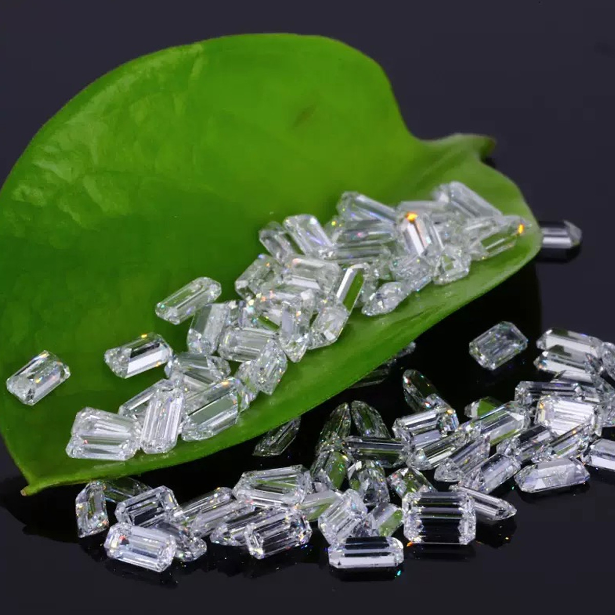 Emerald Cut Lab Grown Small Di - Body Jewelry Vch 评论和价格