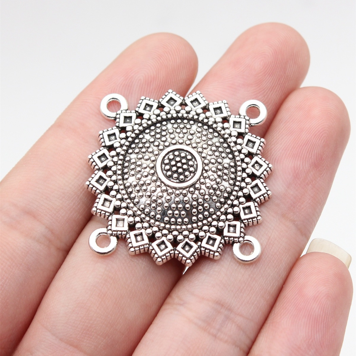20pcs 32x32mm(1.26x1.26inch) 2 - Body Jewelry Materials 评论和价格