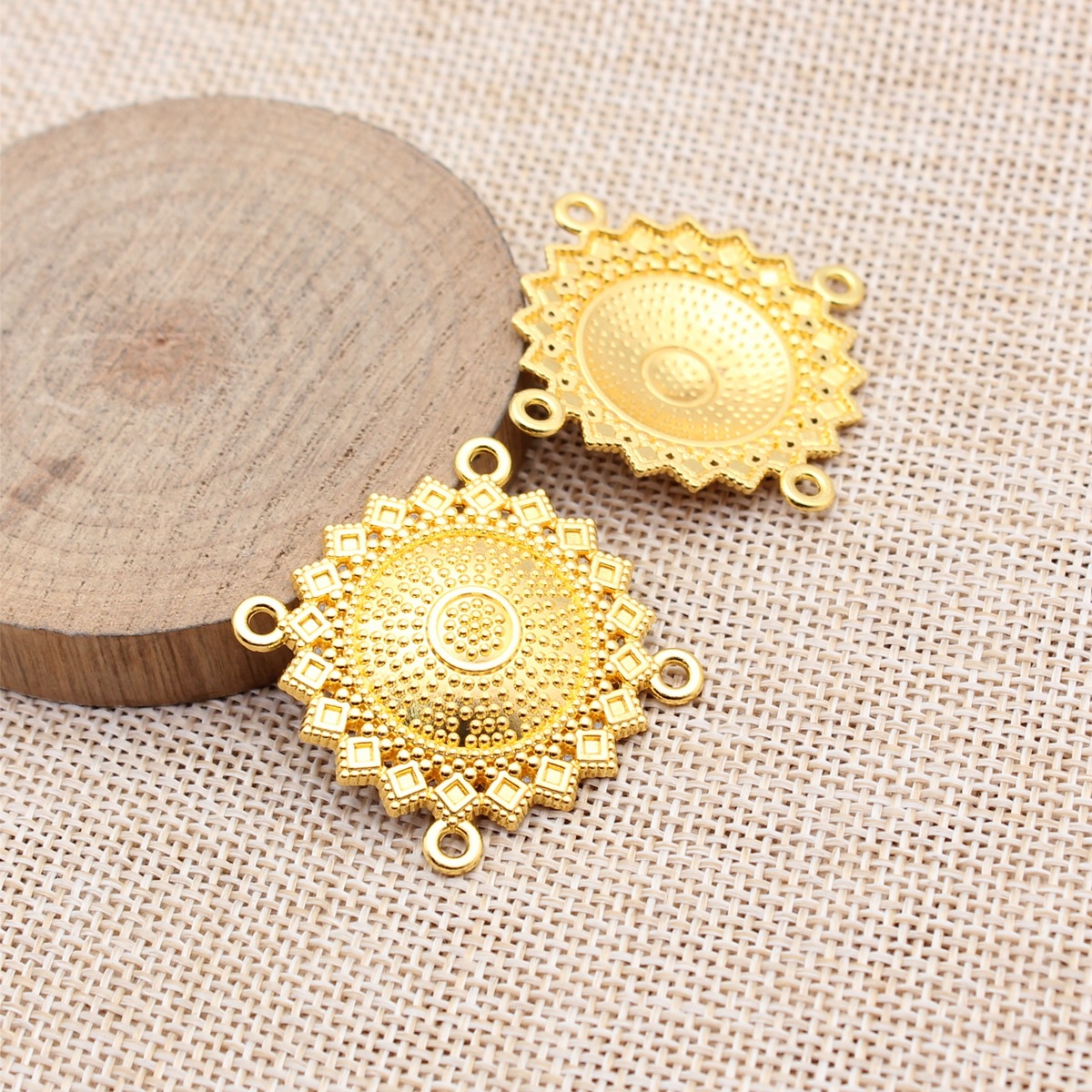 20pcs 32x32mm(1.26x1.26inch) 2 - Body Jewelry Materials 评论和价格